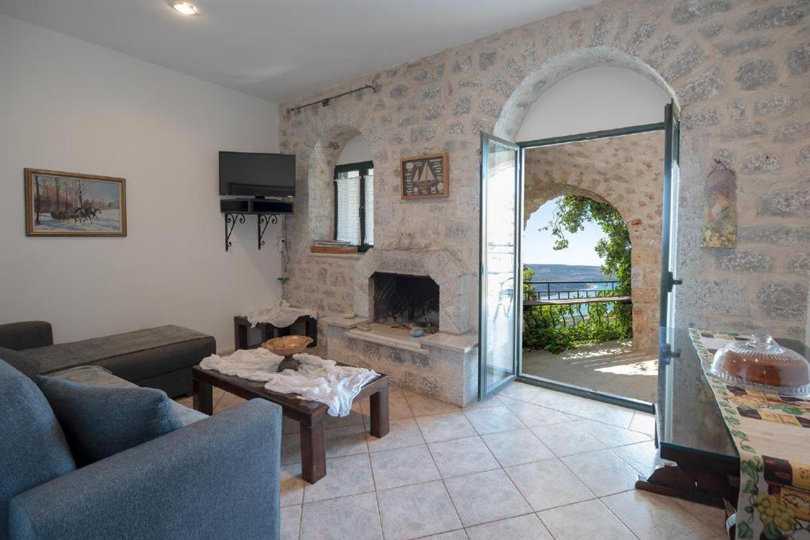 דירות Néon Oítilon Olga'S House מראה חיצוני תמונה