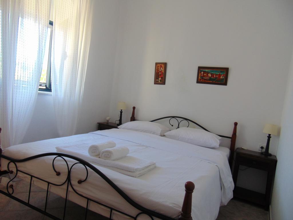 דירות Néon Oítilon Olga'S House חדר תמונה